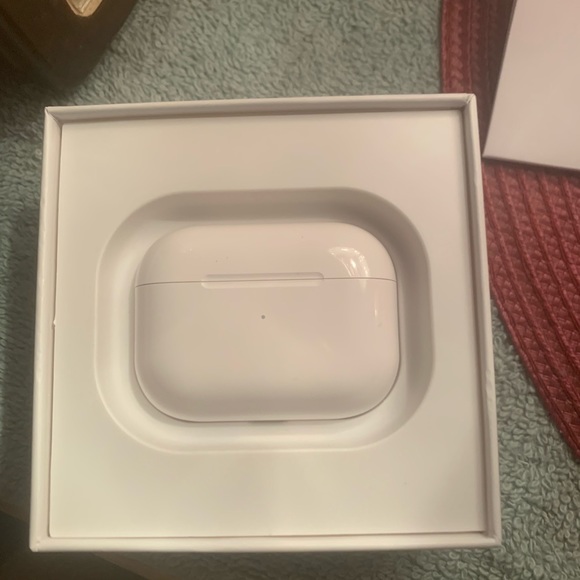 AirPods Pro’s - Picture 6 of 9